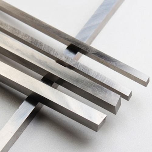 硬质合金材质打造的非常耐磨长条刀片