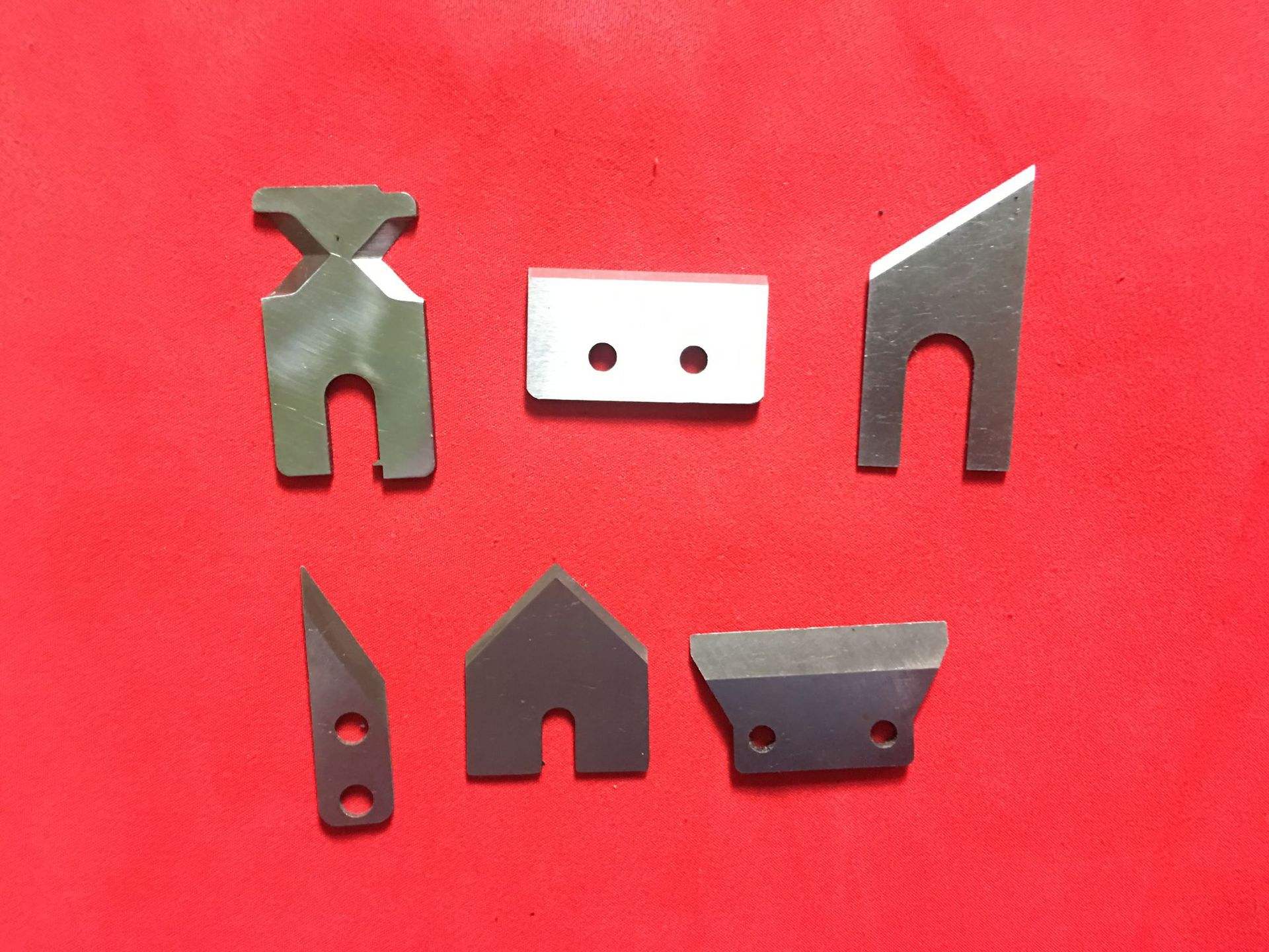 不锈钢材质打造的异形刀片